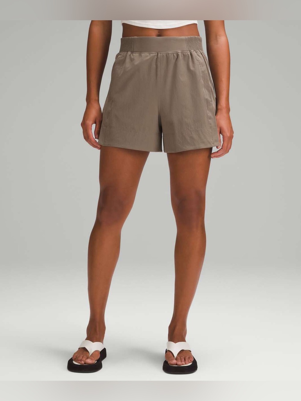 Lululemon Stretch Woven Relaxed-Fit High- Rise Short 4” in Nomad, Size Small